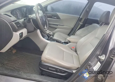 2013 Honda Accord Touring z USA, uszkodzony, nr VIN 1HGCR3F92DA037675